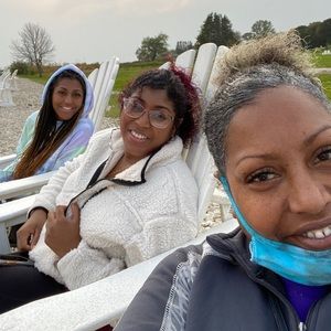 Meet your Posher, Desiree